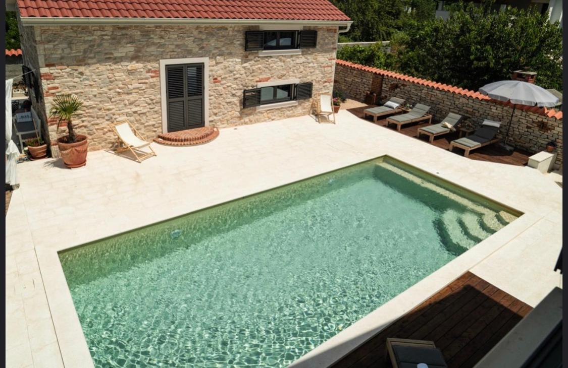 Ferienwohnungen VI La Mare With Heated Pool Zadar Exteriér fotografie